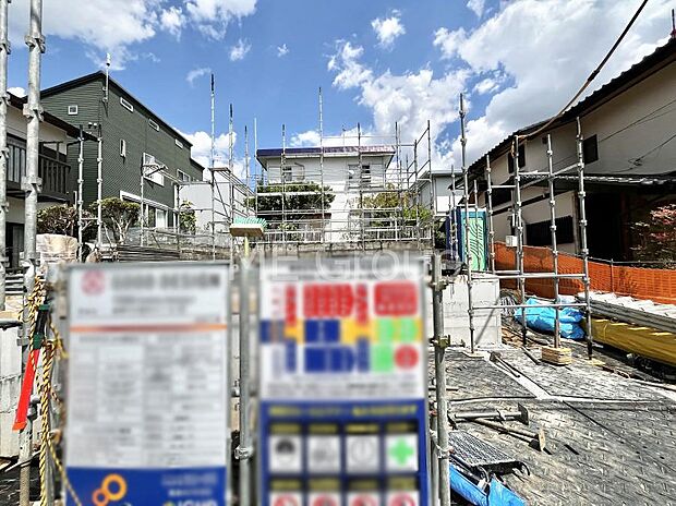 ~Exterior~ 首都圏で憧れのスローライフ♪緑に囲まれた土地は都会の喧騒を忘れられそう。四季を通じて自然と触れ合えるスポットが周辺には盛りだくさん!住みたくなる家。暮らしたい町。