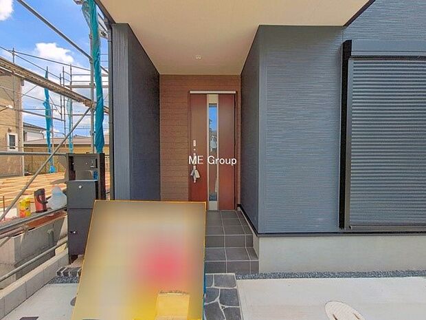 ~Entrance~ 玄関は、お客さんをお迎えする場であり、家族が出入りする場でもあるので「おうちの顔」とも呼ばれる重要な場所!すっきりと明るく、いつでもお客様をお出迎えできるような設計をしました!
