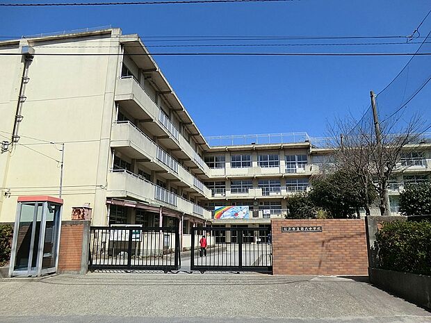 中学校 2080m 松戸市立第六中学校