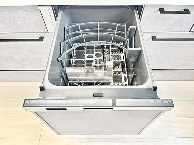 面倒なお片づけは食洗機にお任せ！家事の負担が減って、時間にも気持ちにもゆとりができます。