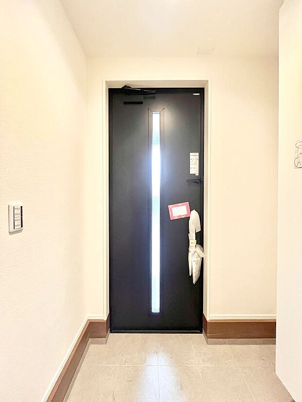 家族の帰宅やお客様をあたたかく迎える玄関  