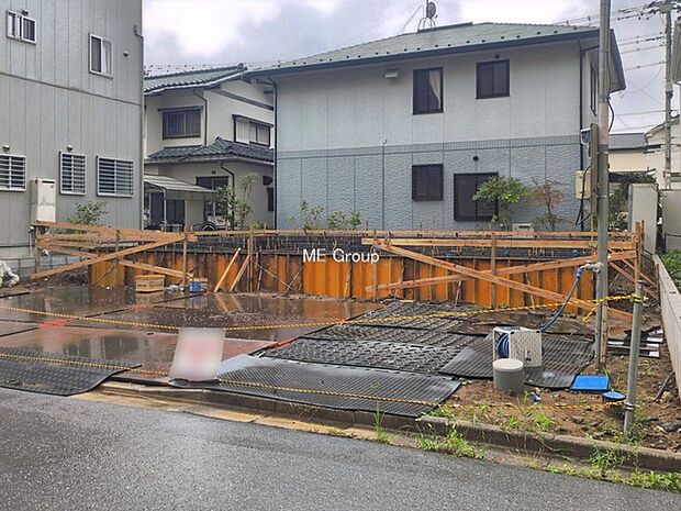 ～Exterior～　閑静な住宅地で子育て家族にピッタリ。毎日のお散歩も快適な緑に恵まれたエリアで、自然に包まれた穏やかな暮らしを実現するための、ゆとりある住環境が整っています。