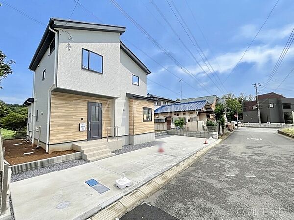 ～Exterior～　 南西 5.98m 公道　前面道路は閑静な住宅地をはしる車通りの少ない道路。駐車の出し入れもらくらくです！ご不明点・現地見学のご希望は、お気軽にお問い合わせください！