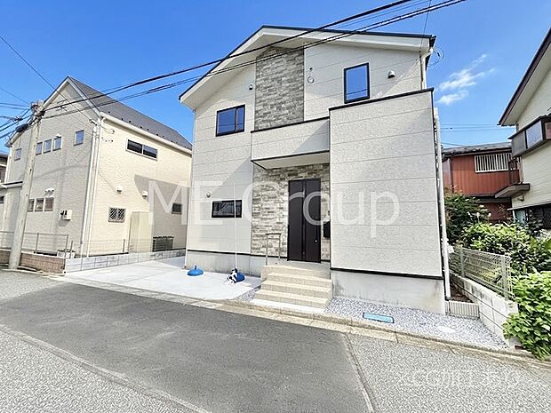 ~Exterior~ 周辺には学校や買物施設もあり生活、子育てに適した環境が広がっています!「永住地」として、物件のご見学だけではなく、周辺の環境や通学できる学校についてもご相談ください!