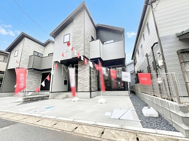 ～Exterior～　確かな技術で築かれた家は、その細部に至るまで、お客様の暮らしを想う心づかいが息づいています。その想いは、日々の安心と快適さとなってお客様の暮らしを包み込みます。