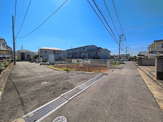 ~Exterior~ 南東 5m 私道、北東 4m 公道 住宅地になっているので車量も少なく、静かな立地です。子育て環境も良好です♪♪周辺環境もあわせてご案内させて頂きます。
