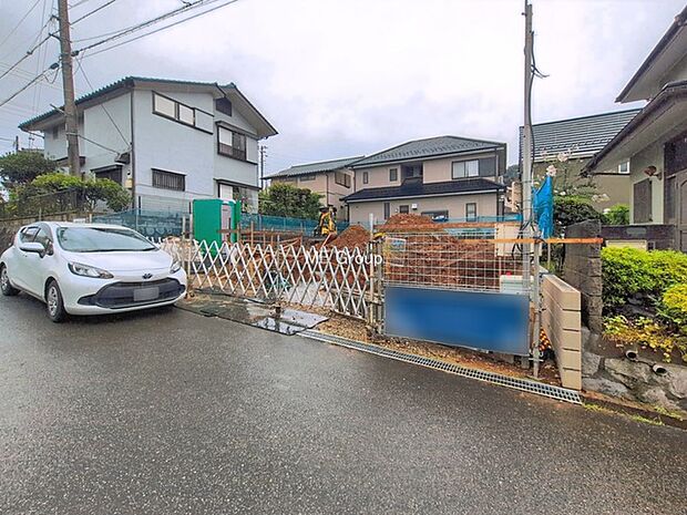 ~Exterior~ 閑静な住宅地で子育て家族にピッタリ。 毎日のお散歩も快適な緑に恵まれたエリアで、自然に包まれた穏やかな暮らしを実現するための、ゆとりある住環境が整っています。