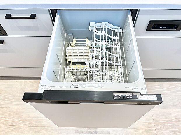 ◆1号棟◆面倒なお片づけは食洗機にお任せ！家事の負担が減って、時間にも気持ちにもゆとりができます。