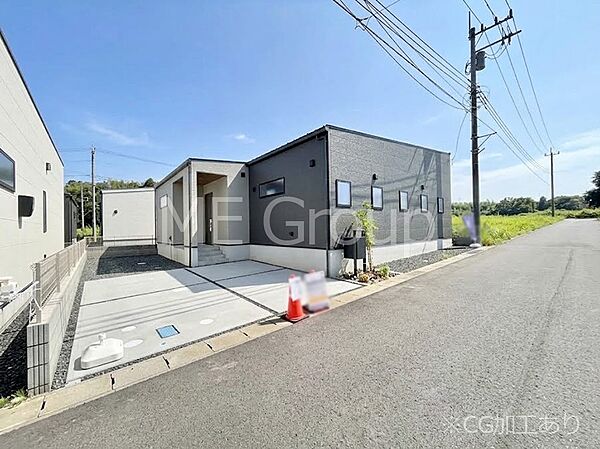 ～Exterior～　前面道路は閑静な住宅地をはしる車通りの少ない道路。駐車の出し入れもらくらくです！ご不明点・現地見学のご希望は、お気軽にお問い合わせください！