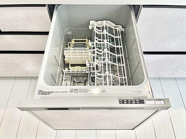 面倒なお片づけは食洗機にお任せ!家事の負担が減って、時間にも気持ちにもゆとりができます。