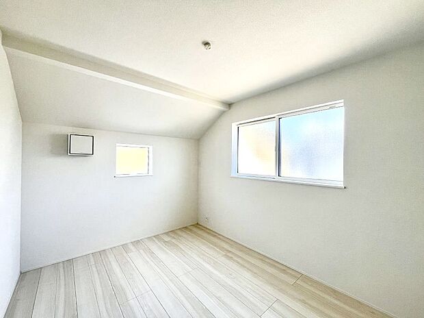 ◆7号棟◆～Bed Room～　子供部屋はお子様にとって大変重な役割があります。子供一人で過ごす空間を与えることで、宿題や勉強時間も自然と増えまた自ら部屋の片付けや掃除なども促すことに繋がります。