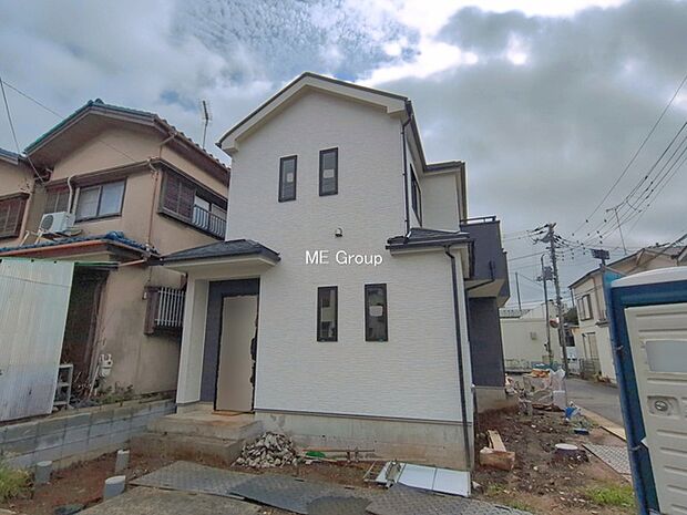 ◆A号棟◆~Exterior~ 角地により陽当り・風通し良好です。うららかな陽射しがどのお部屋にも降り注ぎますように、快適さを追求した間取設計。生活を恵みの豊かな永住の地へと変えてくれます。