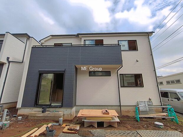 ◆B号棟◆~Exterior~ 閑静な住宅地で子育て家族にピッタリ。毎日のお散歩も快適な緑に恵まれたエリアで、自然に包まれた穏やかな暮らしを実現するための、ゆとりある住環境が整っています。
