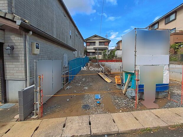 ◆2号棟◆~Exterior~ 閑静な住宅地で子育て家族にピッタリ。毎日のお散歩も快適な緑に恵まれたエリアで、自然に包まれた穏やかな暮らしを実現するための、ゆとりある住環境が整っています。