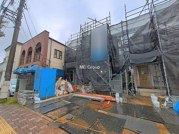 ◆A号棟◆~Exterior~ 周辺には学校や買物施設もあり生活、子育てに適した環境が広がっています!「永住地」として、物件のご見学だけではなく、周辺の環境や通学できる学校についてもご相談ください!