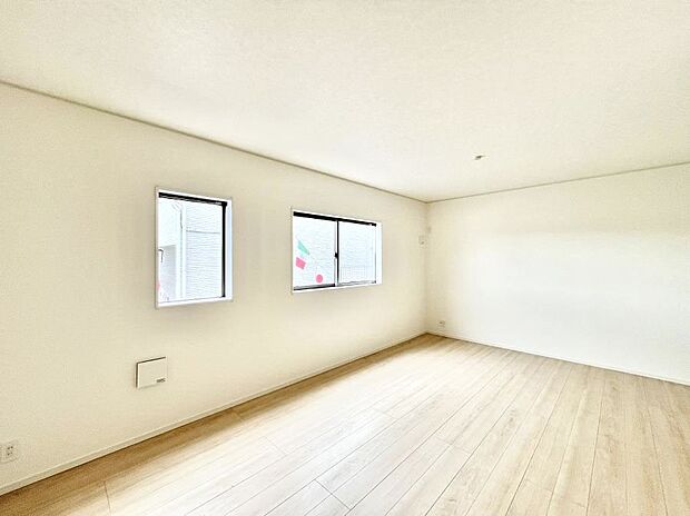 ◆2号棟◆~Living~ 豊かな陽光がこの場所を照らしだす。 光溢れるこの空間はみんなの笑顔が集う場所、時を忘れ、つきることのないたわいもない会話を楽しむ時間、たくさんの思いが綴られる場所。