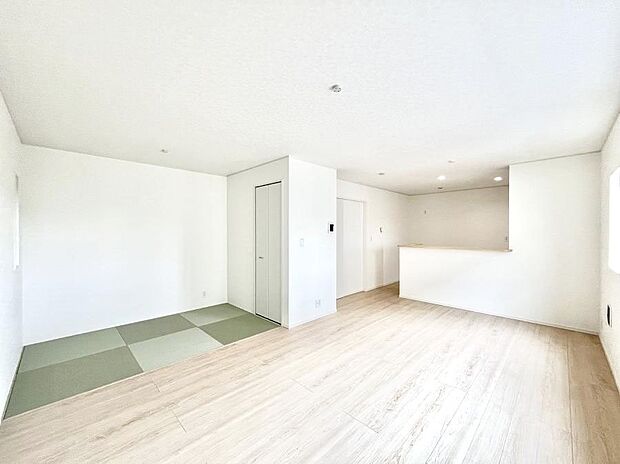 ◆2号棟◆~Living~ ここにはみんなが集い、食事と楽しい会話が始まる。話に夢中になりすぎて、ついつい時を忘れ夜半過ぎになってしまう。そんな束の間の幸せを感じさせてくれる場所でありたい。