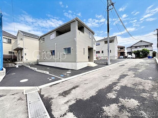 前面道路はきちんと整備されています