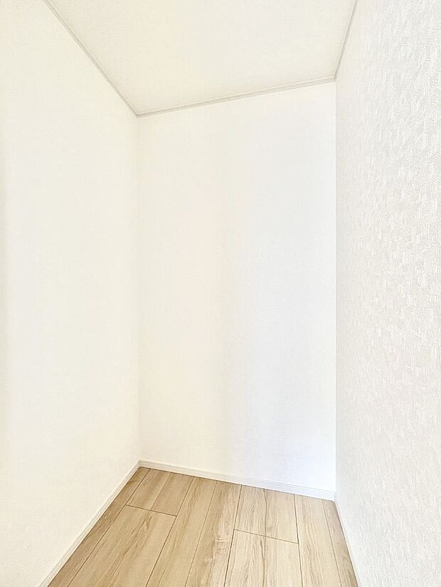 ウォークインクローゼットの活用で生活空間スッキリ　