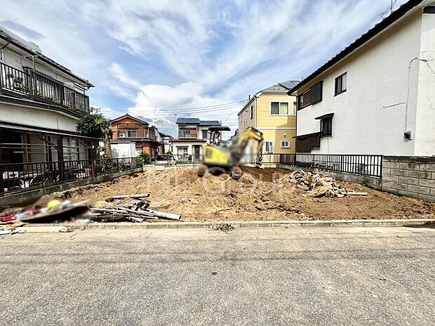 ~Exterior~ 周辺には学校や買物施設もあり生活、子育てに適した環境が広がっています!「永住地」として、物件のご見学だけではなく、周辺の環境や通学できる学校についてもご相談ください!