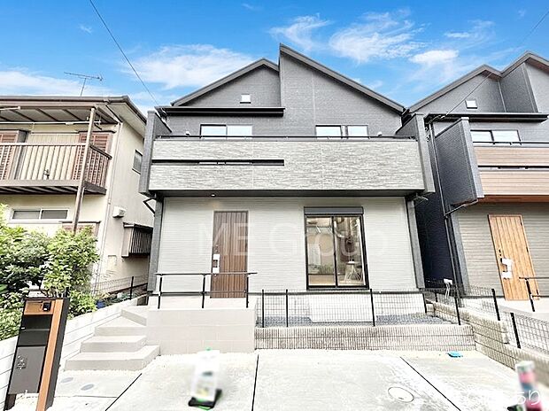 ~Exterior~ 周辺には学校や買物施設もあり生活、子育てに適した環境が広がっています!「永住地」として、物件のご見学だけではなく、周辺の環境や通学できる学校についてもご相談ください!