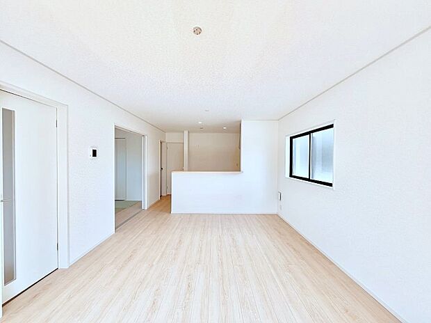 ◆4号棟◆~Living~ ここにはみんなが集い、食事と楽しい会話が始まる。話に夢中になりすぎて、ついつい時を忘れ夜半過ぎになってしまう。そんな束の間の幸せを感じさせてくれる場所でありたい。