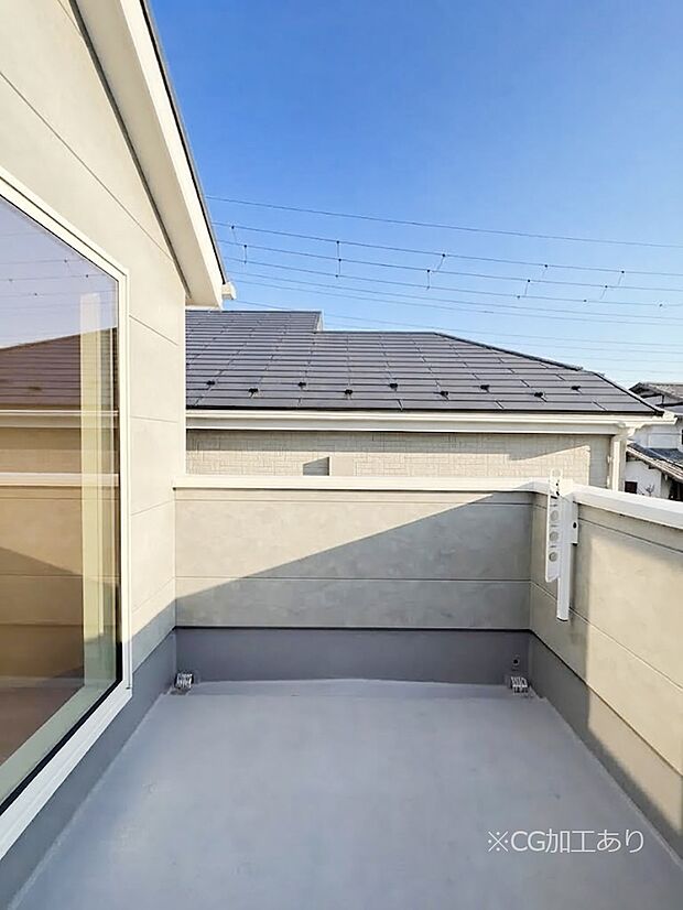 ◆1号棟◆~Balcony~ 大きな空に囲まれた気持ちのいい家。 バルコニーを覗くだけで圧倒的な開放感に包まれます。 バルコニーは陽がさしこみお布団や洗濯物を気持ちよく干すことができます。
