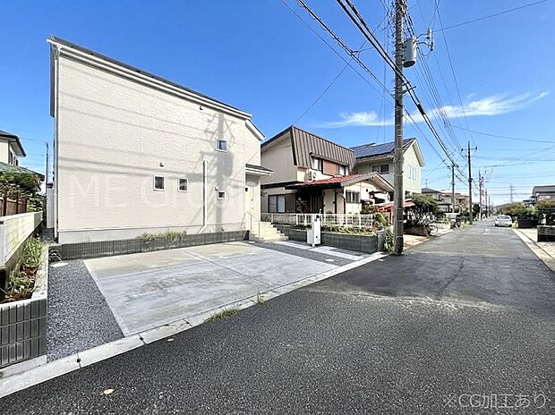 ～Exterior～　前面道路は閑静な住宅地をはしる車通りの少ない道路。駐車の出し入れもらくらくです！ご不明点・現地見学のご希望は、お気軽にお問い合わせください！