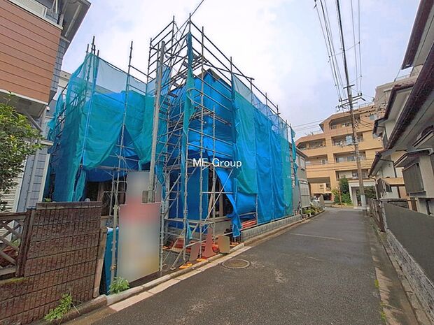 ~Exterior~ 南東 4m 私道 前面道路は閑静な住宅地をはしる車通りの少ない道路。駐車の出し入れもらくらくです!ご不明点・現地見学のご希望は、お気軽にお問い合わせください!