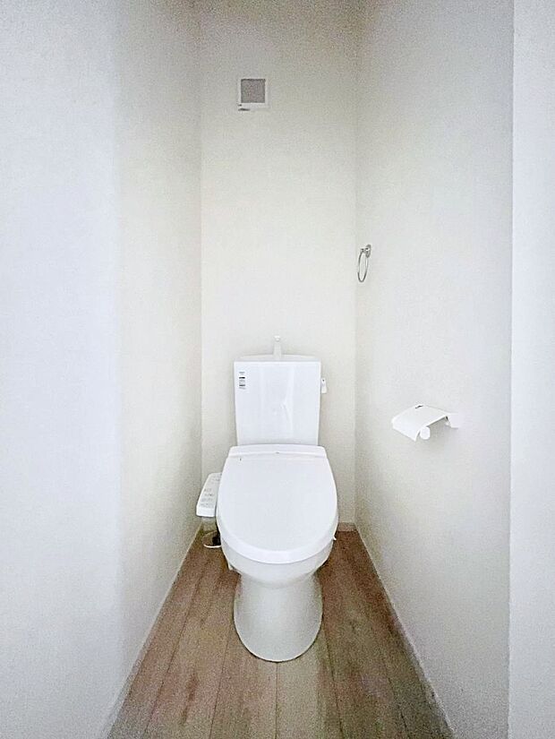 トイレは温水洗浄機能付き