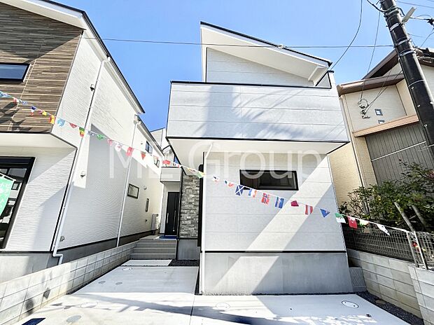 洗練された外観、上質な住空間が広がる室内は永く安心して過ごせる住居です。
