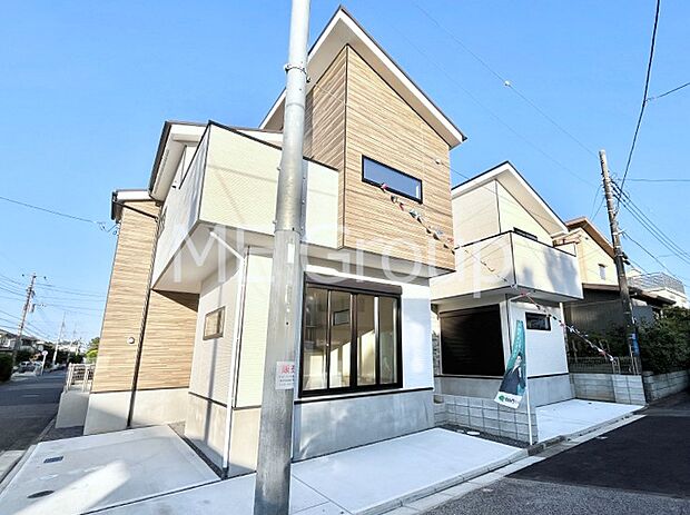 洗練された外観、上質な住空間が広がる室内は永く安心して過ごせる住居です。