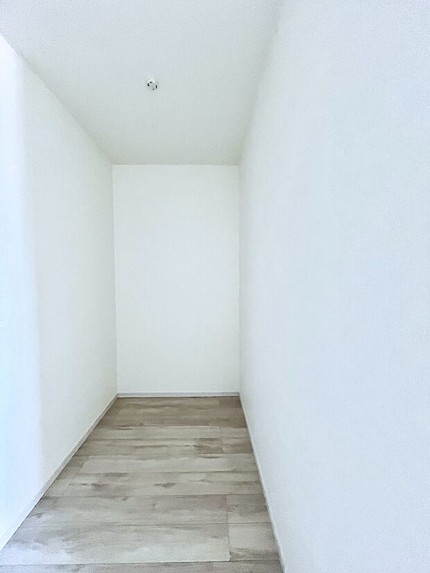 ウォークインクローゼットの活用で生活空間スッキリ