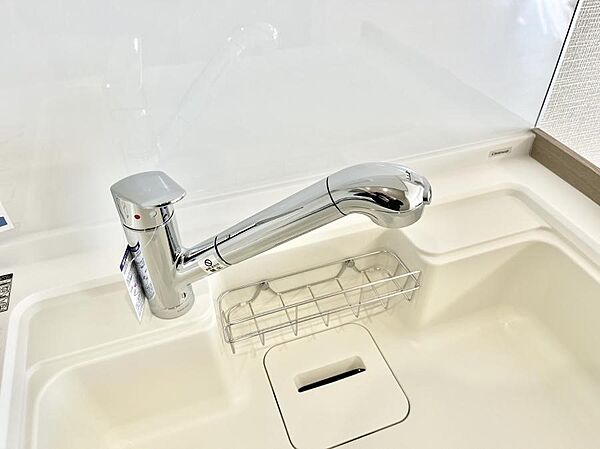 いつでも清潔なおいしいお水を。一つの水栓で水道水と浄水を使い分け。