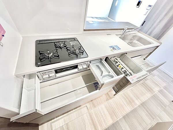 使いやすさを優先したスライド式収納タイプ！