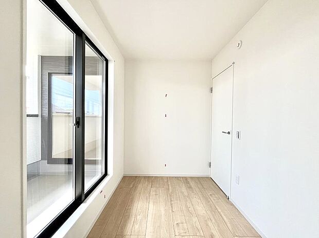 〜Bed Room〜　忙しく過ぎゆく日常を置き去るほど、ゆったりした時間が流れる住環境。『快適』は「家」と「街」と「環境」が調和した時に訪れるだと改めて感じさせてくれます。