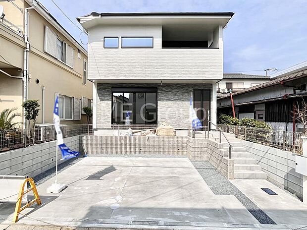 〜Exterior〜　周辺には学校や買物施設もあり生活、子育てに適した環境が広がっています！「永住地」として、物件のご見学だけではなく、周辺の環境や通学できる学校についてもご相談ください！