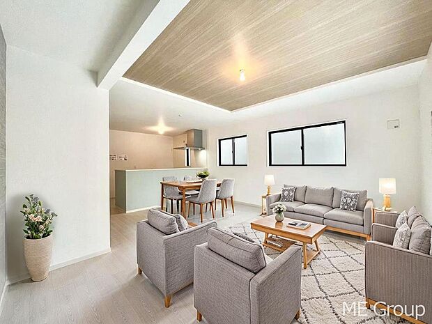 ◆1号棟◆〜Living〜　家族の会話や笑顔が行き交うリビングです。大きなソファやダイニングテーブルでゆったり食事をしたりくつろぎたい♪そんな夢が叶えられる空間です！※家具はCGです