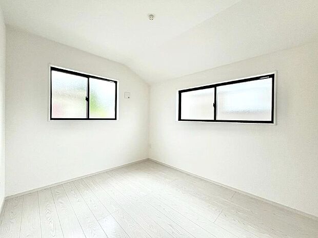 ◆1号棟◆〜Bed Room〜　子供部屋はお子様にとって大変重な役割があります。子供一人で過ごす空間を与えることで、宿題や勉強時間も自然と増えまた自ら部屋の片付けや掃除なども促すことに繋がります。