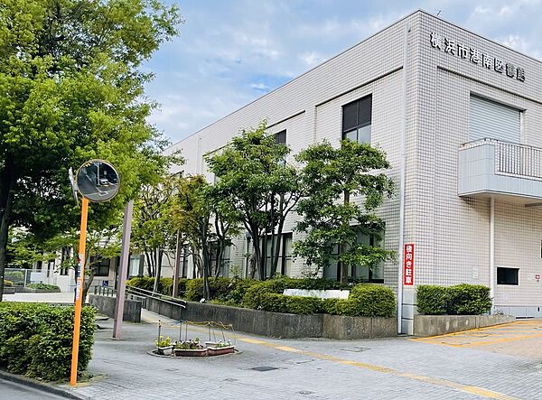 横浜市港南図書館