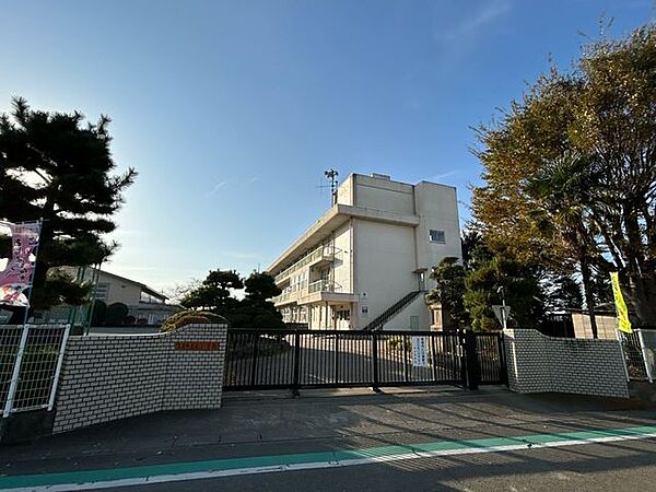 吉見町立吉見 【小学校】吉見町立北小学校まで1100ｍ（徒歩14分）。お友達と会話を楽しみながらの通学も良い思い出の1つですね。 2100m