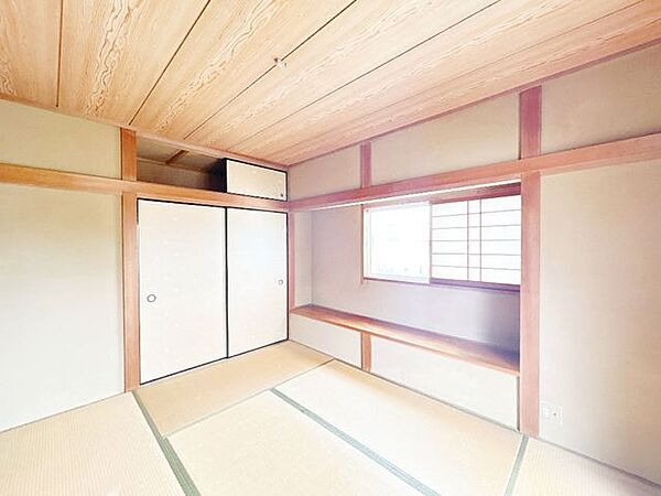 2階和室の別角度の写真です。