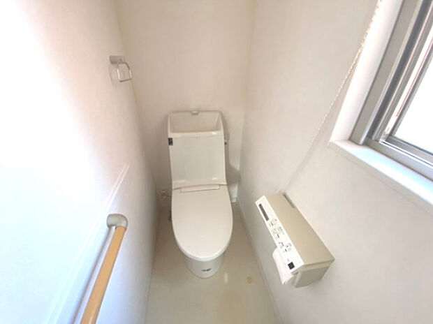 トイレにも手すりが設置されています！