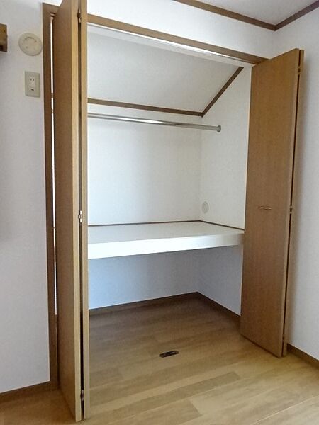 apartment 茨城県神栖市平泉東２丁目9番地5
平泉外１２入会の賃貸情報を見る
物件地図