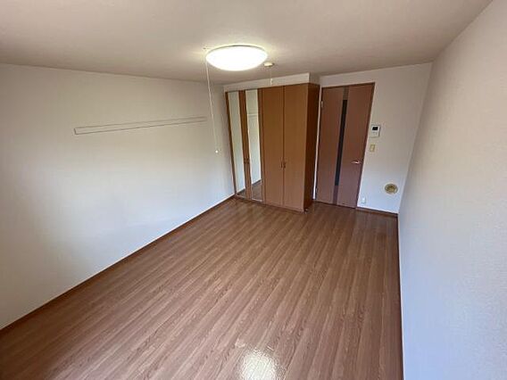 エバーグリーン_内装_0