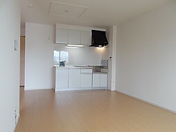 フォーシーズンIII 102 1階1LDKのリビング/ダイニング