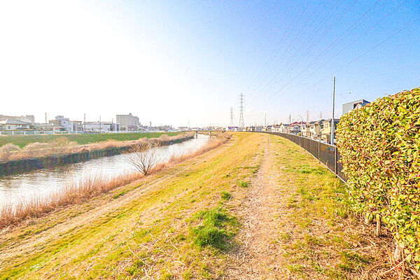 新芝川まで約800ｍペットとのお散歩もおすすめです♪