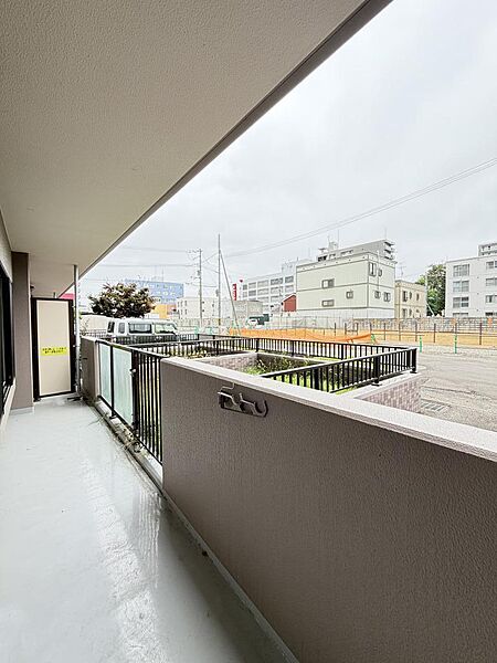 10.35m2の南バルコニーになります。