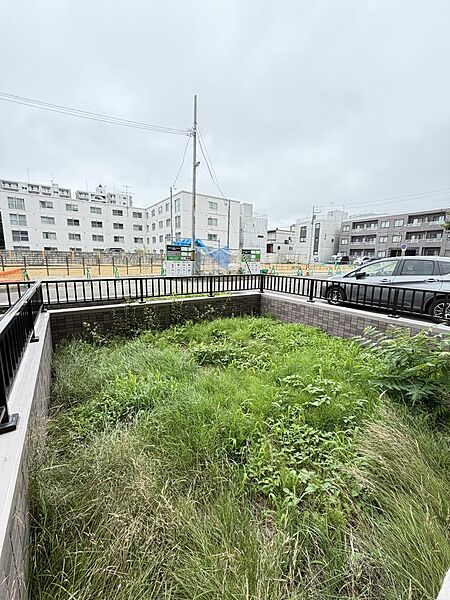 専用庭も南向き。ご自身で土の入れ替え等を行い家庭菜園へ適した状態へして下さい。