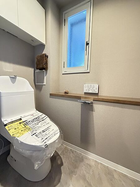 新規交換済みのトイレになります。